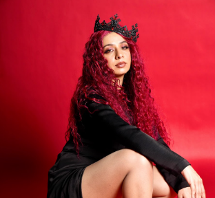 Jasmine Sandlas Biography: Age, Family, Husband, Married or Not, Height, Net Worth, Instagram, Songs